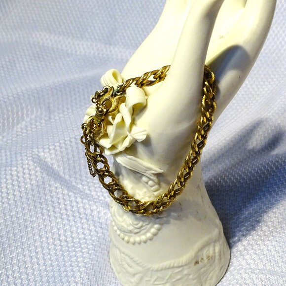 Vtg Monet Signed Chain Link Bracelet - Picture 1 of 8